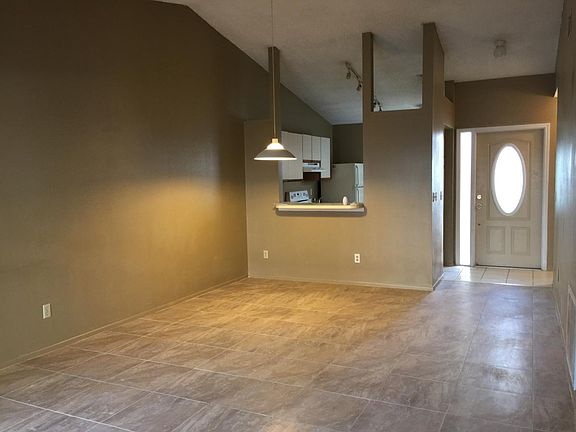 2nd image of 3163 Cloverplace Dr