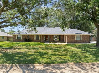 2208 Hickory Dr, Ardmore, OK 73401