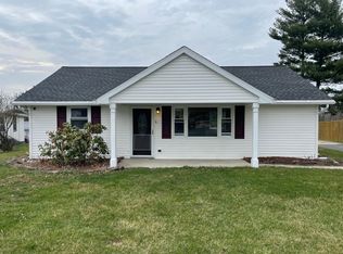 17 Forest Ave, Fayetteville, PA 17222