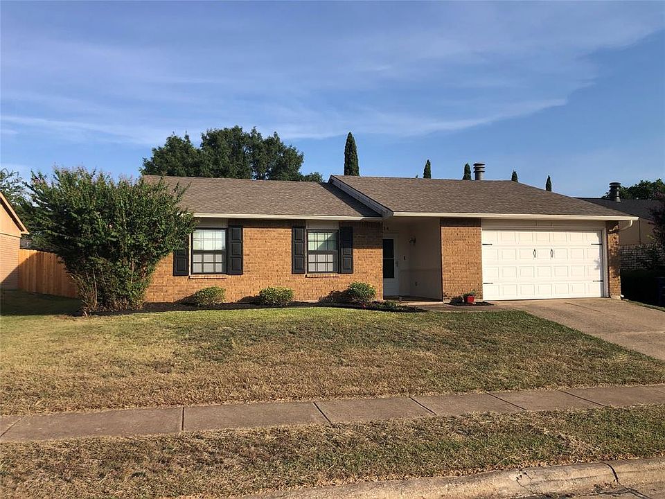 1st image of 624 Wandering Way Dr