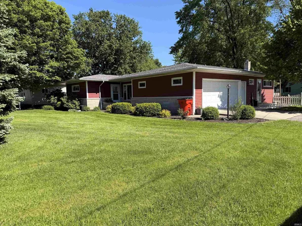 235 N Columbia St, Francesville, IN 47946