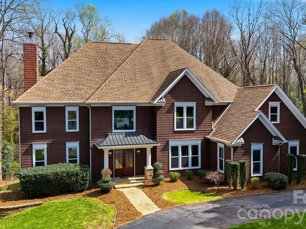 3916 2nd Street Dr NW, Hickory, NC 28601