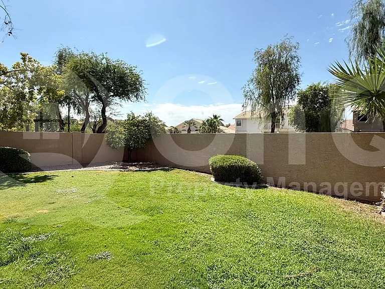 1481 E Cheyenne St — Photo 6