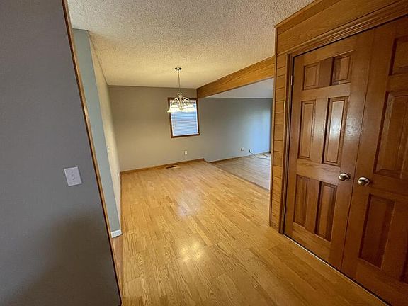 4th image of 7402 Englewood Ln