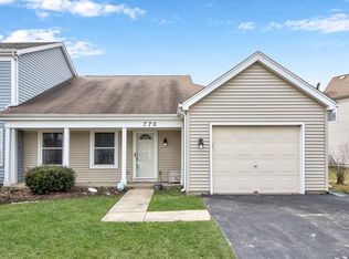 770 Stanford Ln, Carol Stream, IL 60188