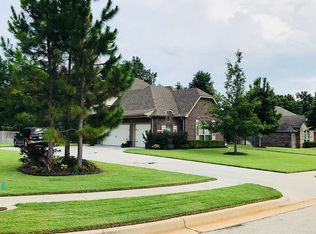 7301 S Sycamore Ave, Broken Arrow, OK 74011