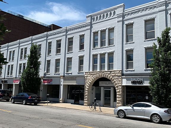 2nd image of 821 E Walnut St APT 207