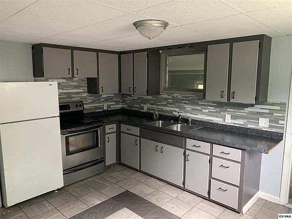 3rd image of 307 Jackson St