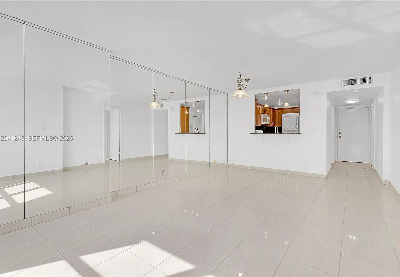 Brickell Place Condo — Photo 4