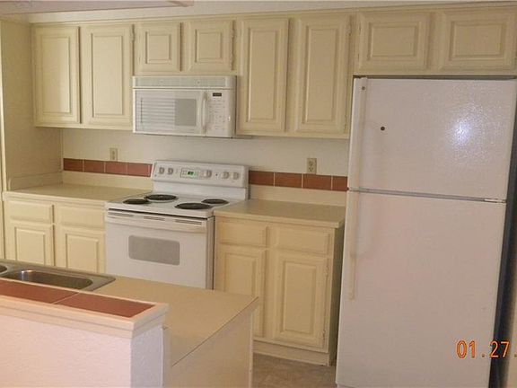 4th image of 2100 Maplewood Trl