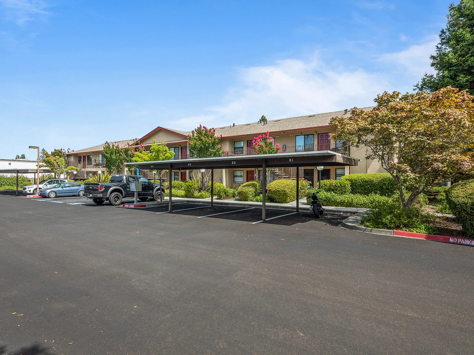 Manor Apartments — Photo 1
