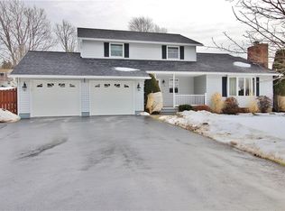 24 Fairway Dr, Auburn, NY 13021