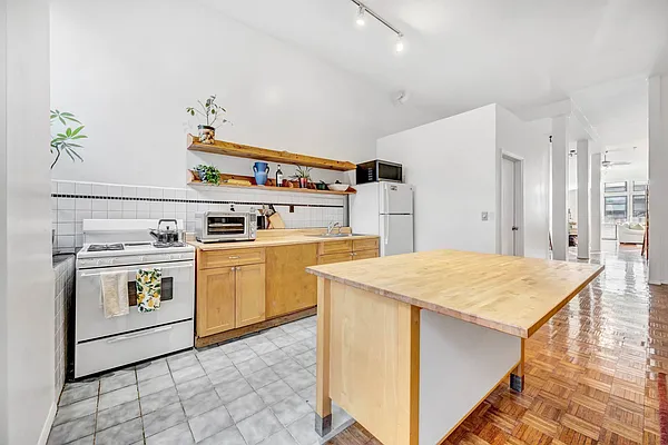 Rented by Douglas Elliman | media 5