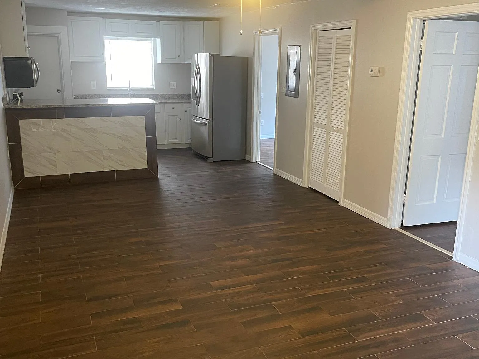 2 bed, 819 sqft, $1,750 — Photo 2