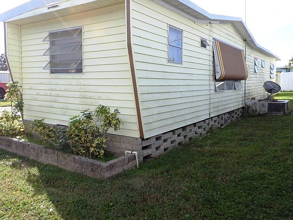 3rd image of 7403 46th Ave N #272