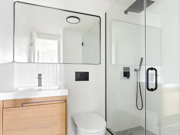 139 Albany Avenue image 8 of 10