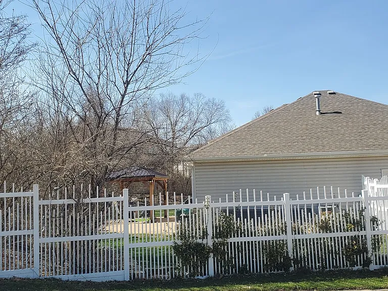 4200 Beach Pointe Dr — Photo 20