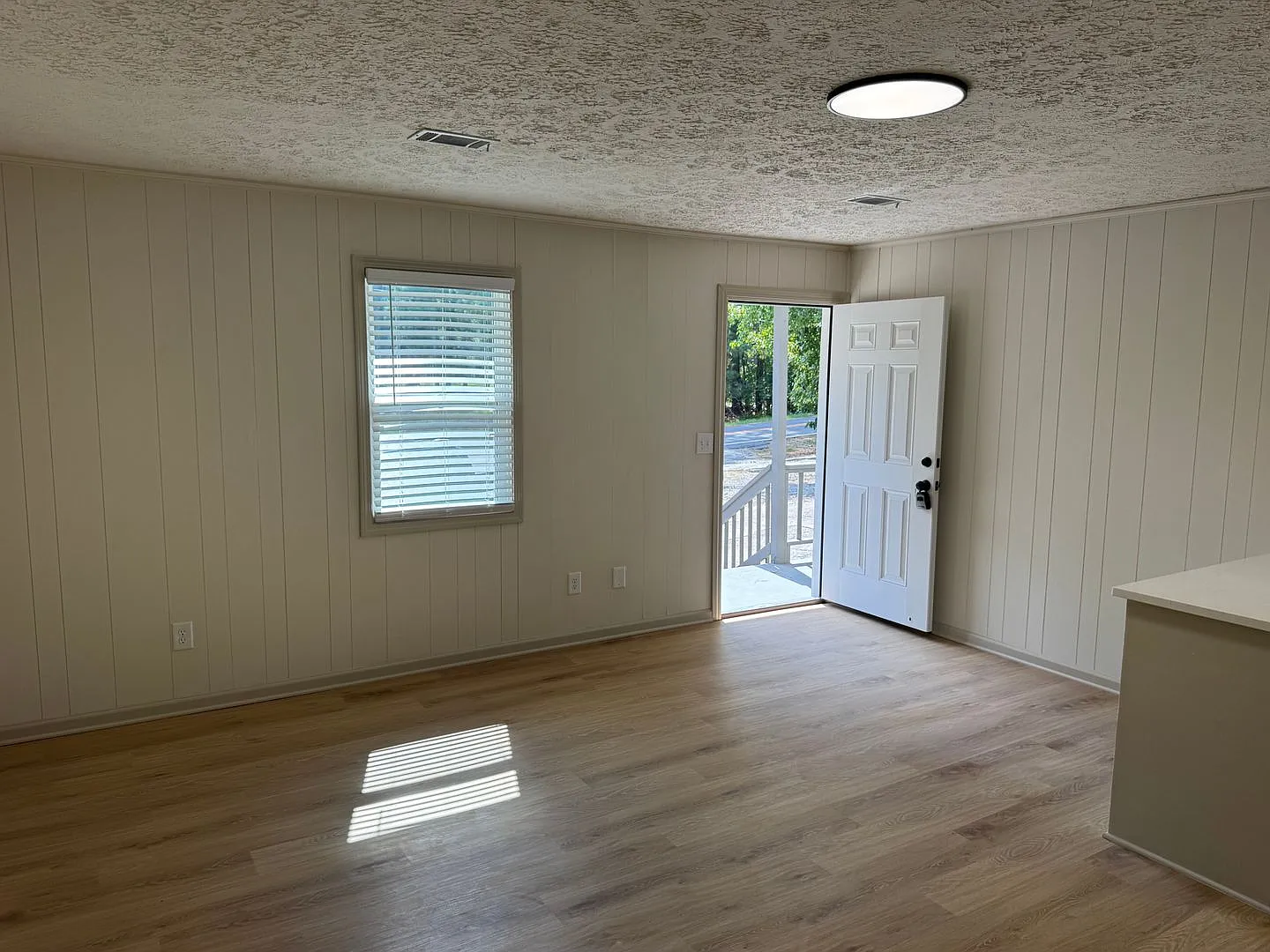 194 Lee St — Photo 4