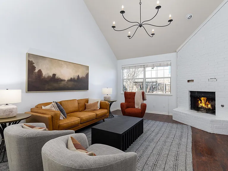5904 Silver Buckle Dr — Photo 2