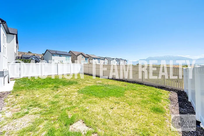 106 N Midland Dr — Photo 27