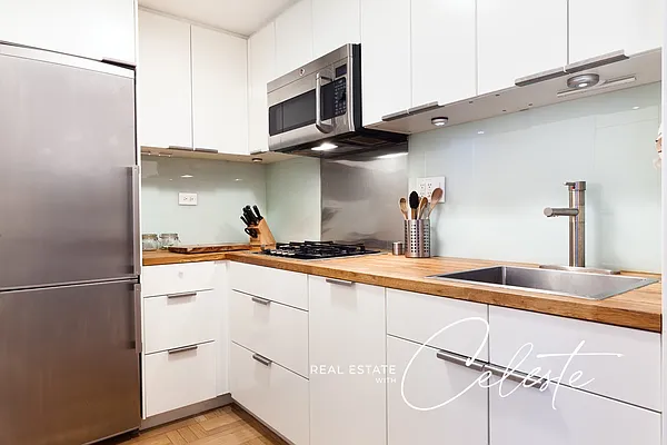 Sold by Sotheby's International Realty | media 3