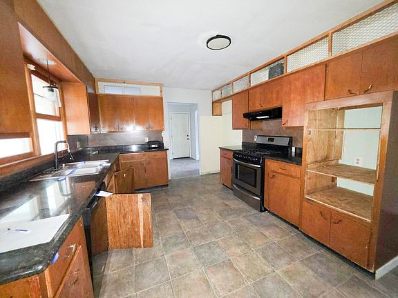 6th image of 408 S Harlin Drive