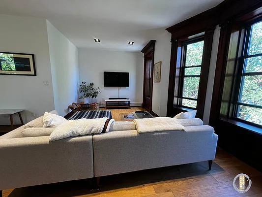 Rented by Brooklyn Rentals NYC | media 3