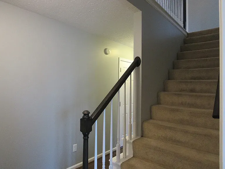 416 Jey Dr — Photo 2