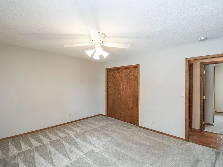 2213 S Wellington Ave — Photo 19