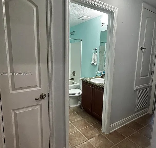 180 SW Voltair Ter — Photo 15