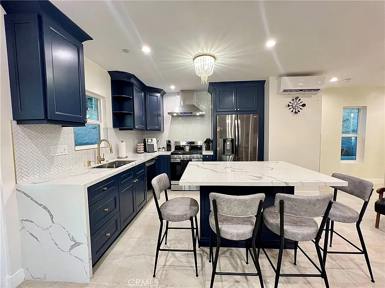 23443 Balmoral Ln — Photo 6