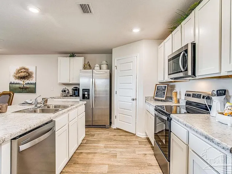 909 Lovebird Ct — Photo 3