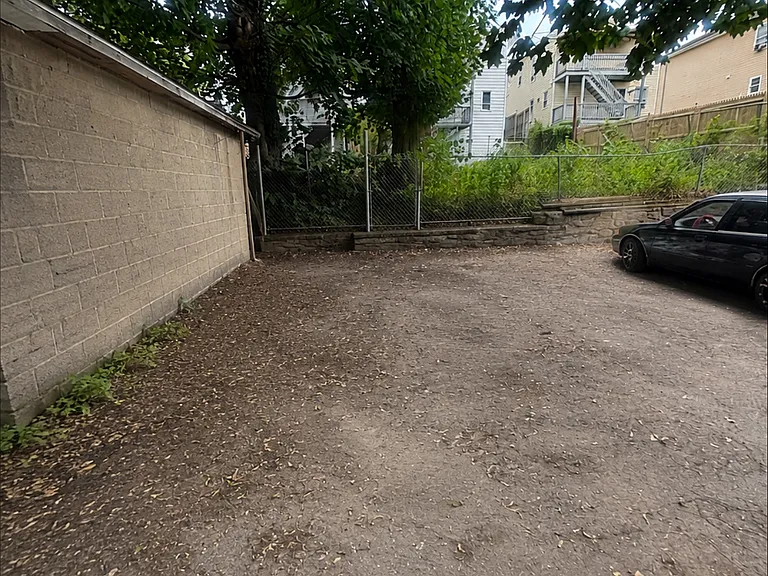 1 PARKING SPACE