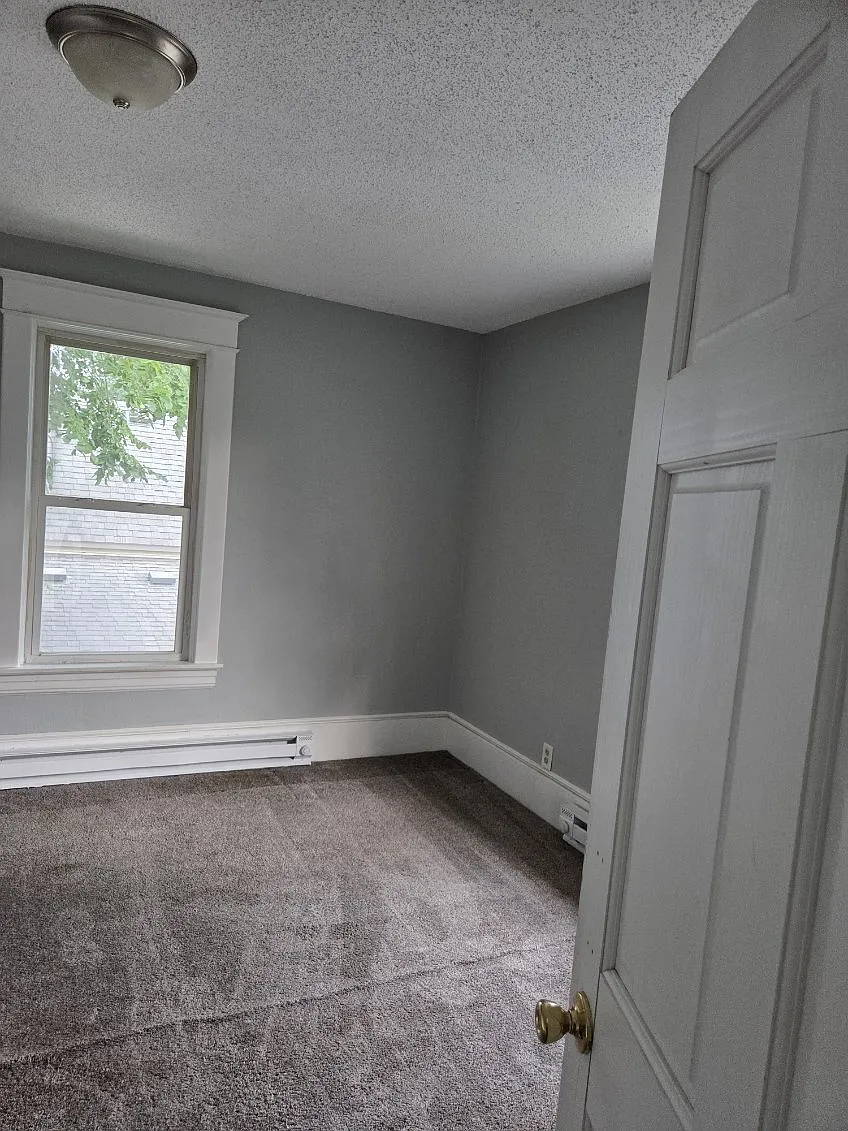 4 bed, 1.0 bath, $1,995 — Photo 4