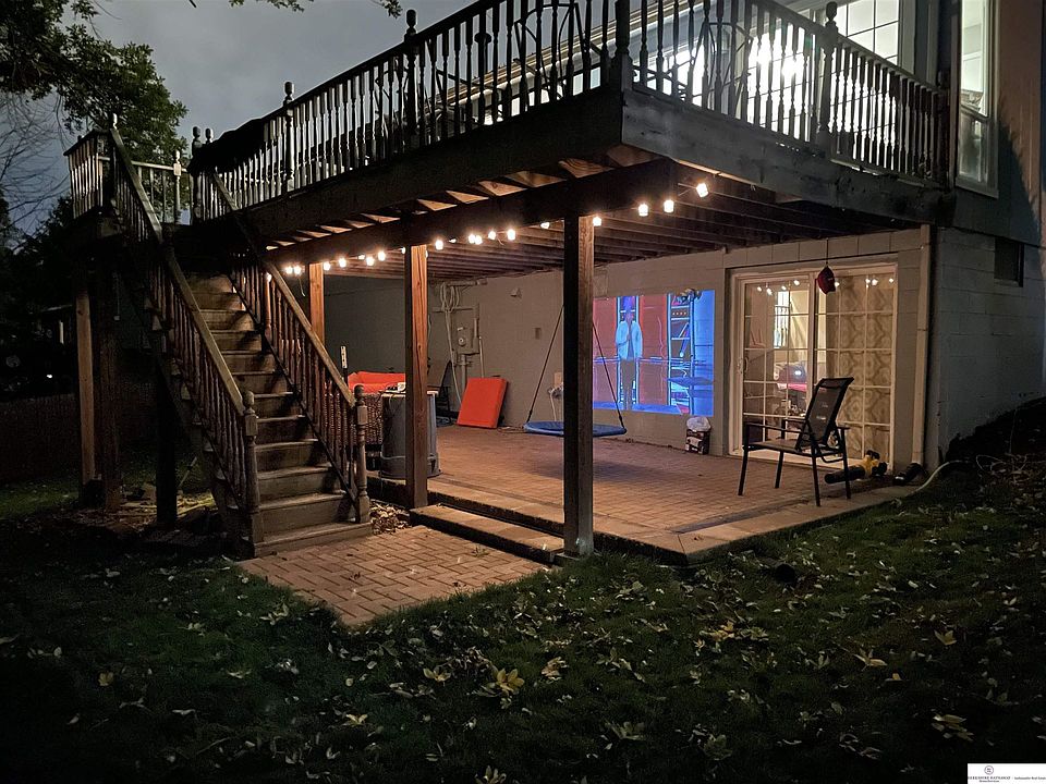 1st image of 618 S 153rd Cir
