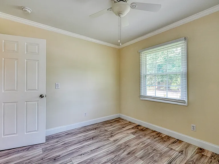 311 Pioneer Pl — Photo 4