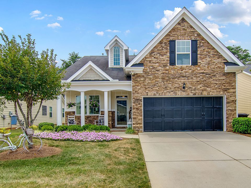 Cottage-style with porch