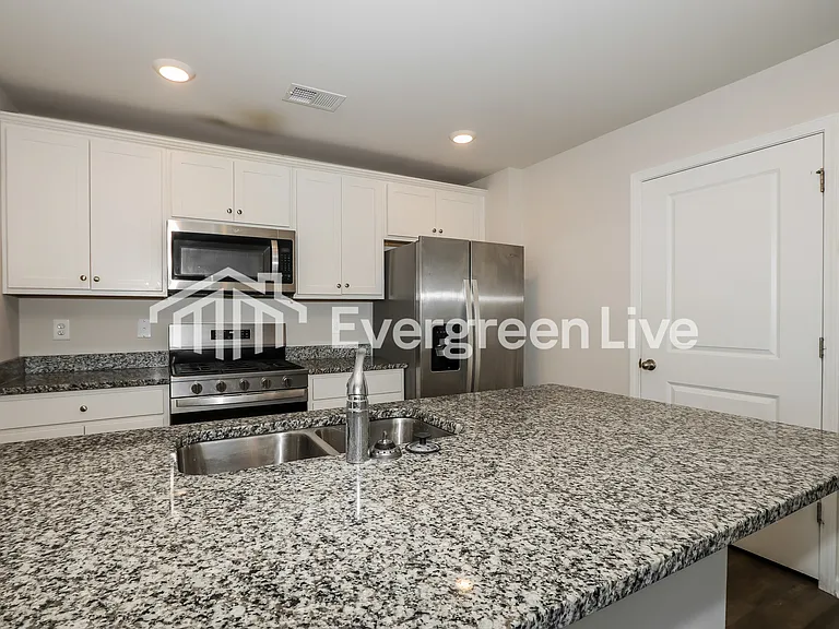 2265 Courtina Way — Photo 6