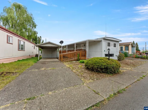 570 N 10th Ave Unit 6, Cornelius, OR 97113