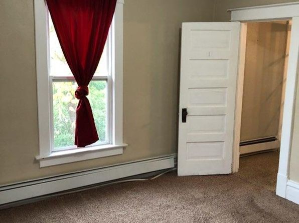 1002 Summit Ave APT A