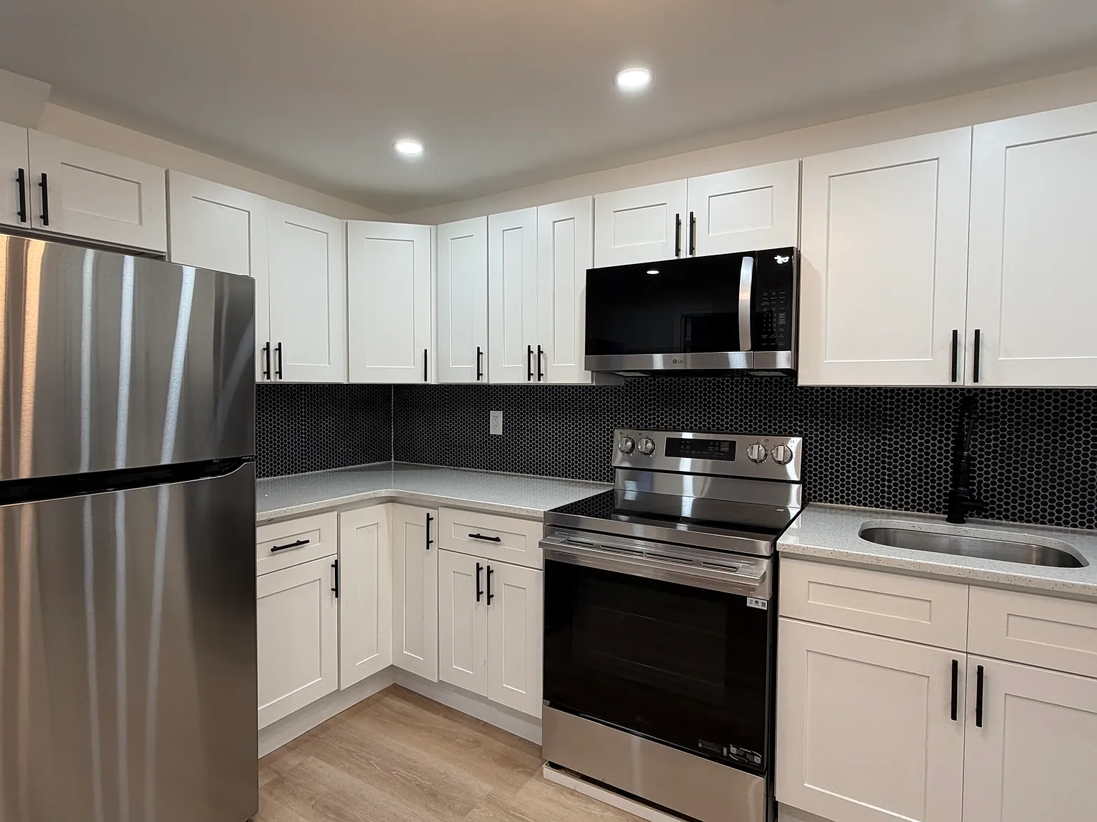 4 bed, 1250 sqft, $1,900 — Photo 4