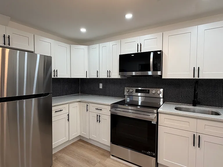 305 2nd St #2 — Photo 4