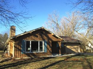 N32W22190 Hill N Dale Cir, Pewaukee, WI 53072