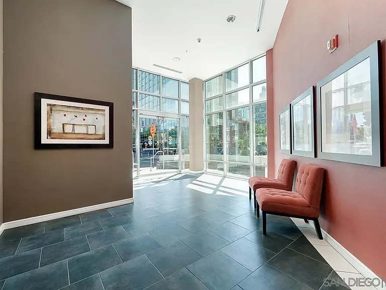 350 W Ash St #1006 — Photo 29