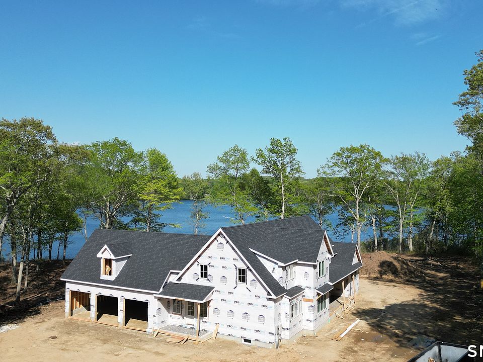 1st image of 60 Heritage Road