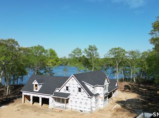 60 Heritage Rd, East Lyme, CT 06333