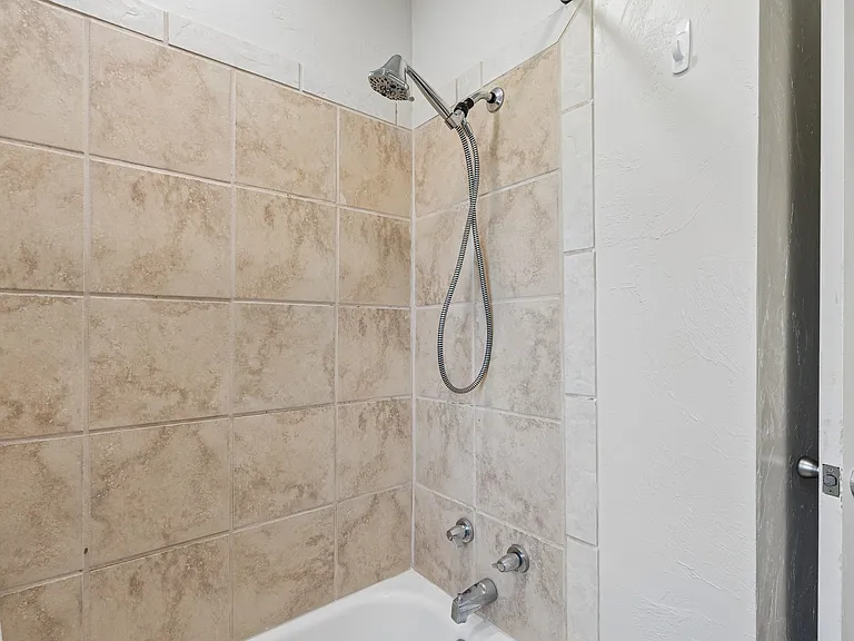 1603 Carlisle Ct — Photo 20