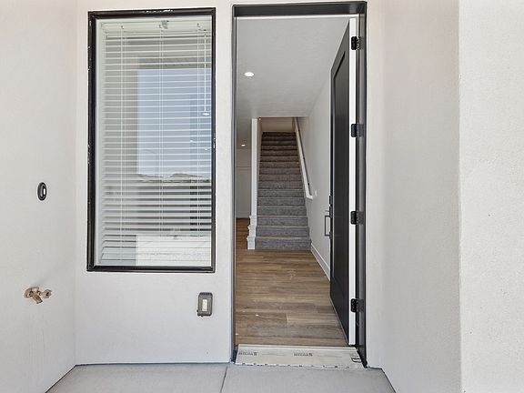 4th image of 1082 W Albertine Ln #117
