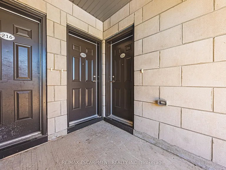2061 Prospect St #214 — Photo 3