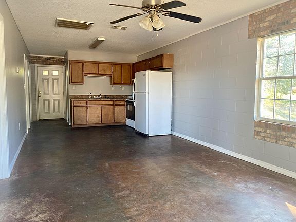 3rd image of 117 Moody Dr